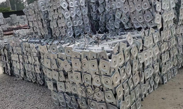 絲杠，上下托庫存區